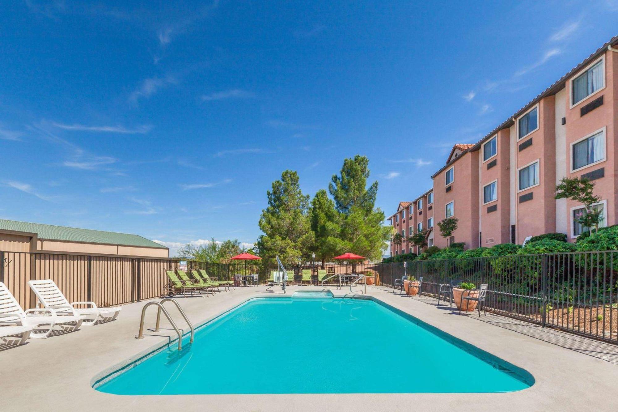 Days Inn By Wyndham Camp Verde Arizona Exteriör bild